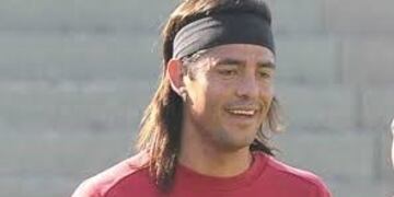 El Indio confundió a Peralta con un gasista\u002E Recuerdos de un plantel que se mantuvo en Primera en 2004/05\u002E