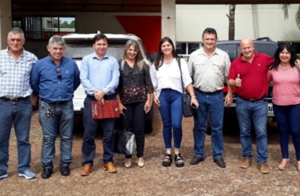 Filippa presentó al equipo que lo acompañará en las elecciones