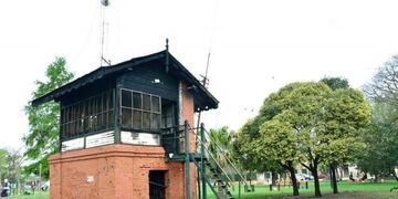 Atraparon al delincuente que incendió la garita de Roldán