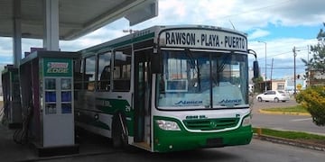 Los colectivos de la empresa Bahía SRL en Rawson suspendieron el servicio por falta de pago a los trabajadores\u002E