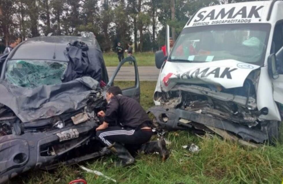 Ruta 88: Un muerto en un choque entre una ambulancia y un auto