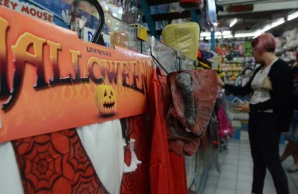 Se viraliza audio de cura mendocino que relaciona Halloween con satanás