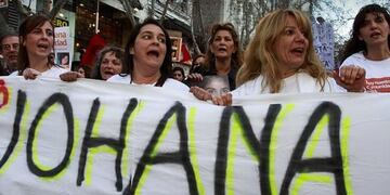 Silvia Minoli, (primera a la izquierda) la maestra de Johana Chacón, cuando la menor desapareció en Lavalle, fue líder de todas las actividades en busca de justicia\u002E