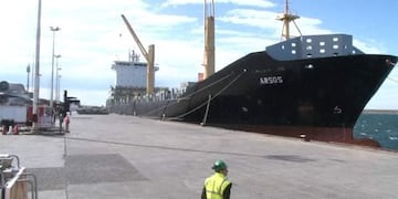 El puerto recibió la primera carga para Cerro Vanguardia