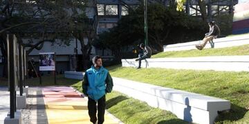 Cambió de sexo, volvió a estudiar y es el primer cuidador de plaza Trans de Capital