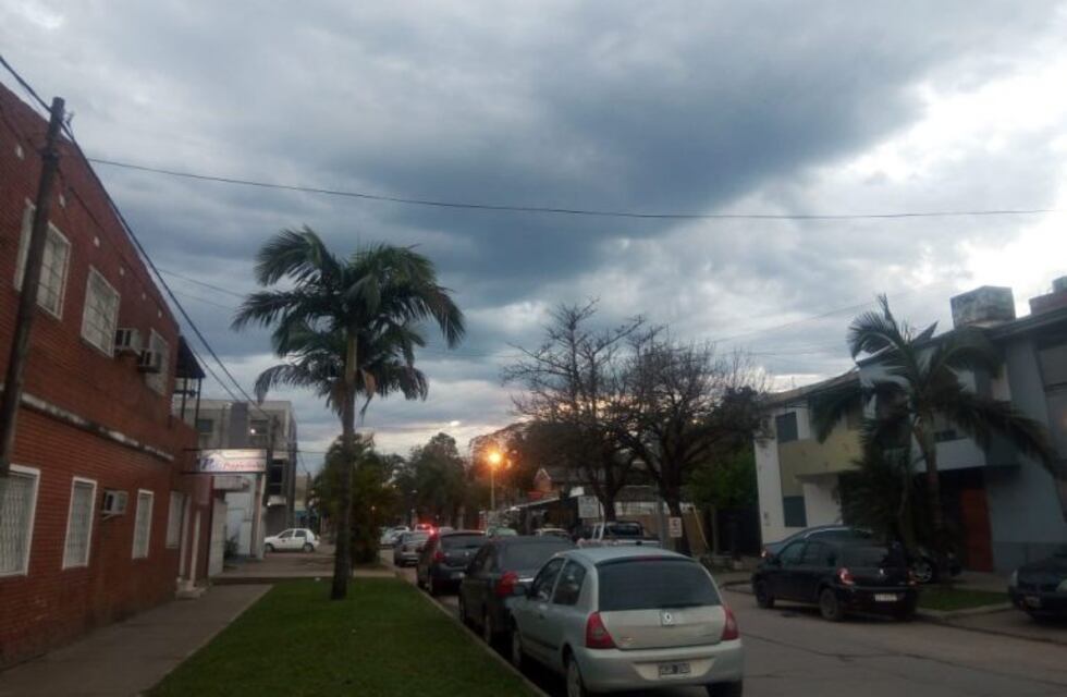 Nublado y con ganas de llover amaneció el lunes