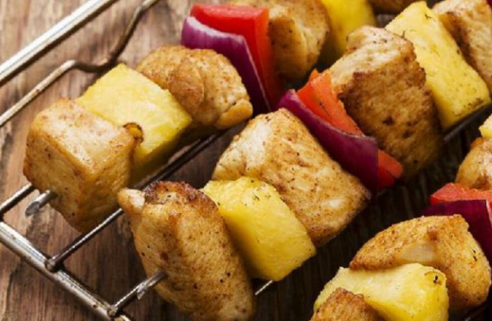 Recetas agridulces: pinchos de pollo