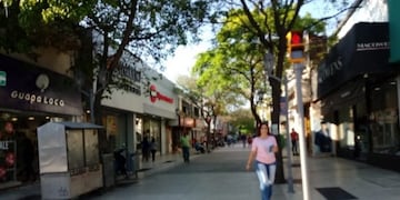 Los comercios en Catamarca permanecerán cerrados durante el martes por el paro nacional\u002E