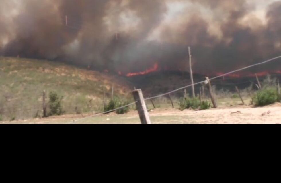 Bomberos combaten otro incendio en Santa María de Punilla