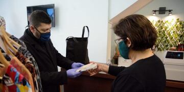 Entrega de Kits Sanitizantes por Municipalidad de Ushuaia