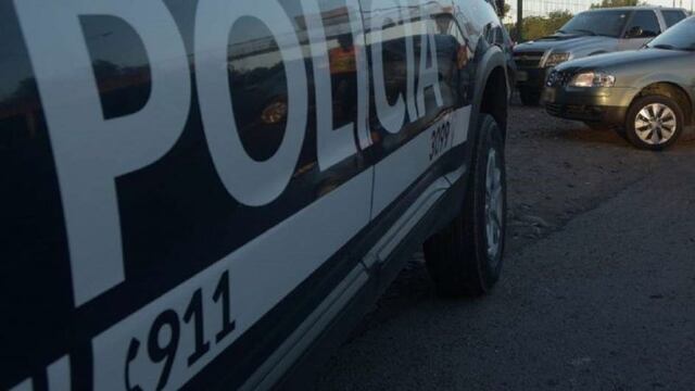 En tres episodios diferentes, dos jóvenes fueron asaltados en la vía pública (en las Heras y en Guaymallén); mientras que un adolescente de 17 años fue atacado en Vista Flores con un cuchillo y mientras esperaba un remís junto a su hermano.