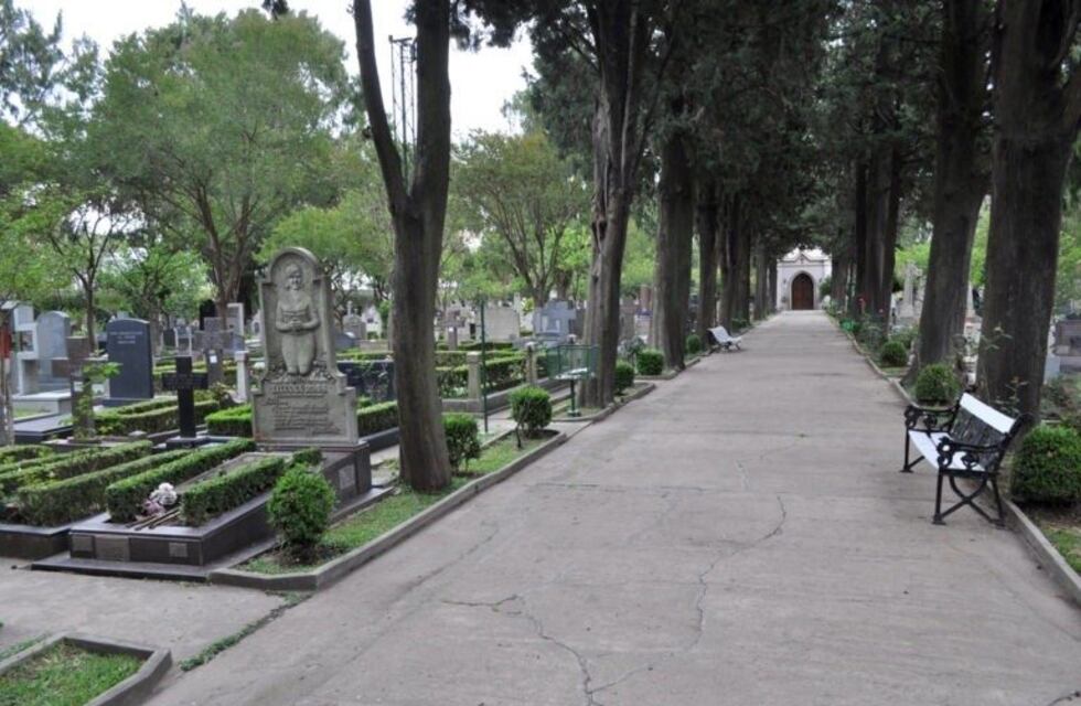 Inauguraron las visitas guiadas en el Cementerio de Disidentes: cómo anotarse