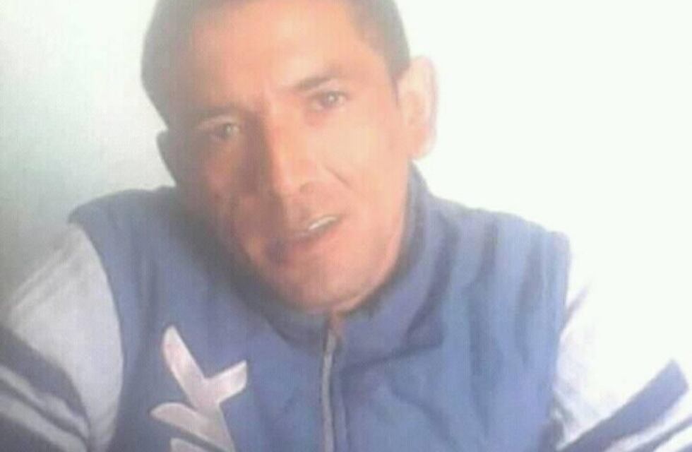 No le quiso prestar la máquina de cortar el pasto y la persiguió con un machete