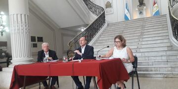 La secretaria de Salud provincial Sonia Martorano detalló que hay 33 pacientes con antecedentes de viajes al exterior\u002E (@veroensinas)