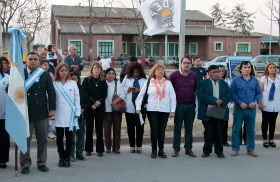 Se hizo en Jujuy primer desfile de docentes por el Día del Maestro