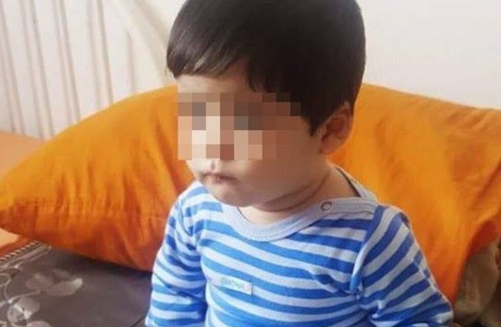 Sospecha que su hijo murió por la bacteria que atemoriza al país