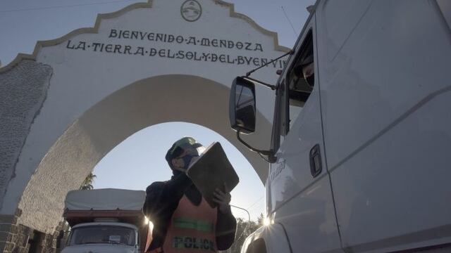 Complicaciones del tránsito a la hora de trasponer el Arco de Desaguadero por la Ruta Nacional 7 entre San Luis y Mendoza
