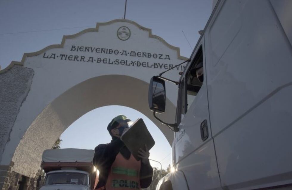 Son tres los camioneros internados con síntomas de coronavirus en Mendoza