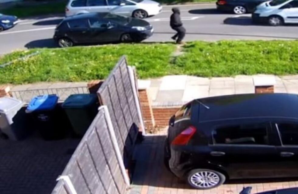 El impactante intento de asesinato de una mujer que fue grabado por las cámaras