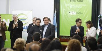 Weretilneck entrega créditos a emprendedores y productores (Foto: Gobierno de Río Negro)\u002E