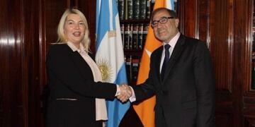 Gobernadora Bertone y secretario Arguello