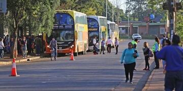 Conflicto en la Terminal de Posadas\u002E (Foto: El Territorio)