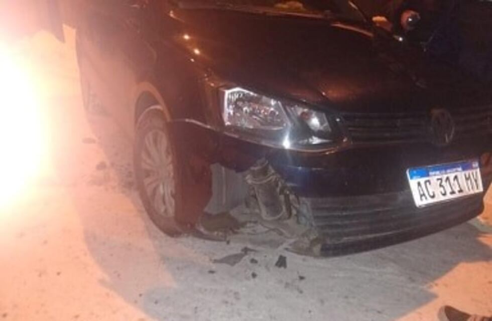 Jugaba en un trineo y termino impactando con un auto