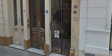 La clínica clandestina donde se practicaban abortos funcionaba en una casa de familia en MItre al 1200\u002E (Google Street View)