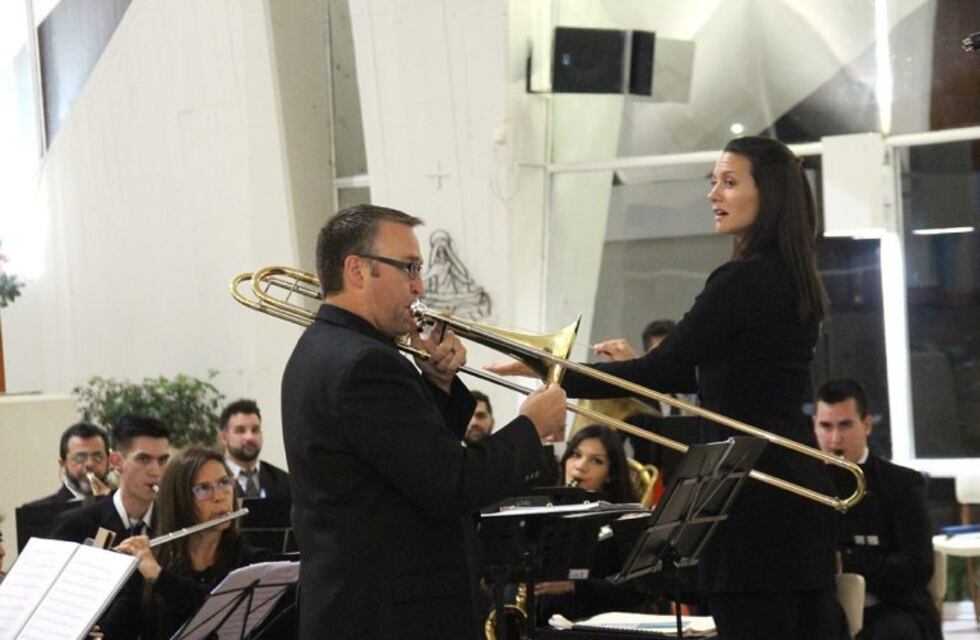 La Banda Sinfónica junto al Coro de Cámara harán una presentación con la directora Erin Bodnar de EE UU