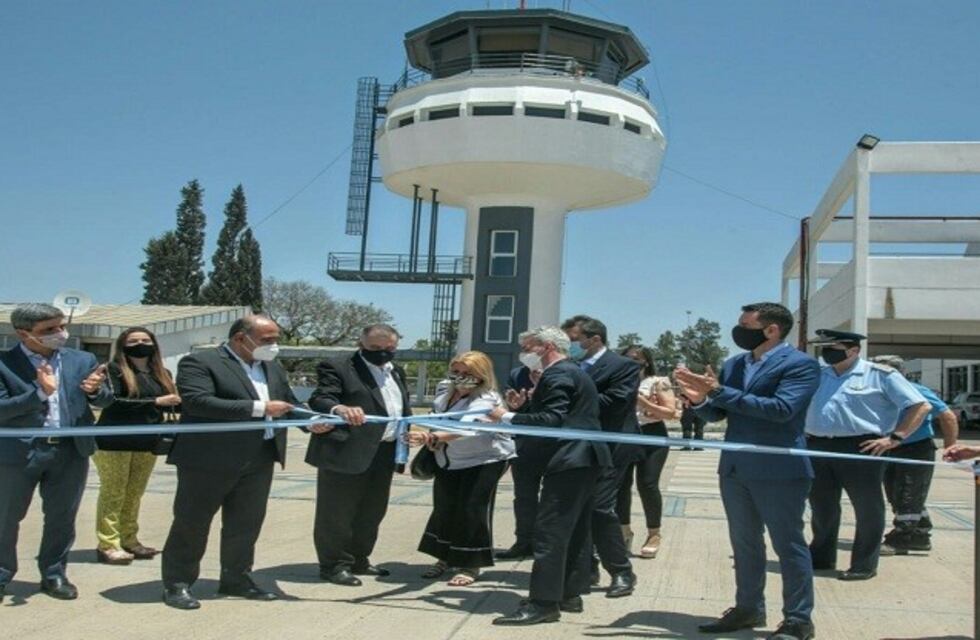 Manzur junto a Meoni y Massa inauguraron las nuevas instalaciones de la Torre de Control del Aeropuerto