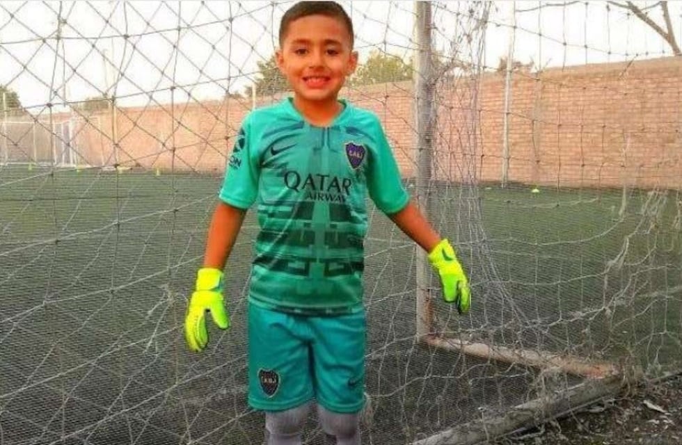 Santino Magallanes hace volar su sueño imitando al arquero de Boca