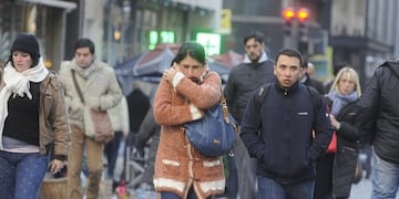 El frío se hace sentir durante la mañana del lunes 28 de agosto en Rosario.