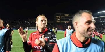 El ex Racing había renovado su contrato a mediados de año\u002E (@clubacolon)