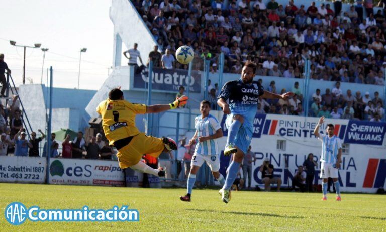 Estudiantes de Río Cuarto goleó a Racing de Córdoba