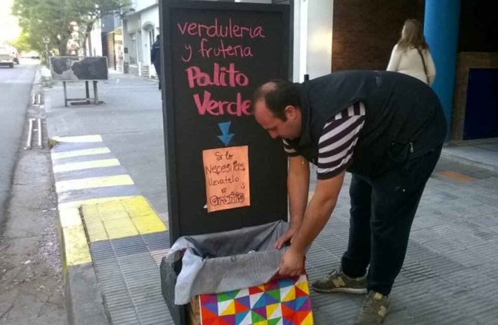 Bahía Blanca: Una verdulería regala mercadería a quien lo necesite