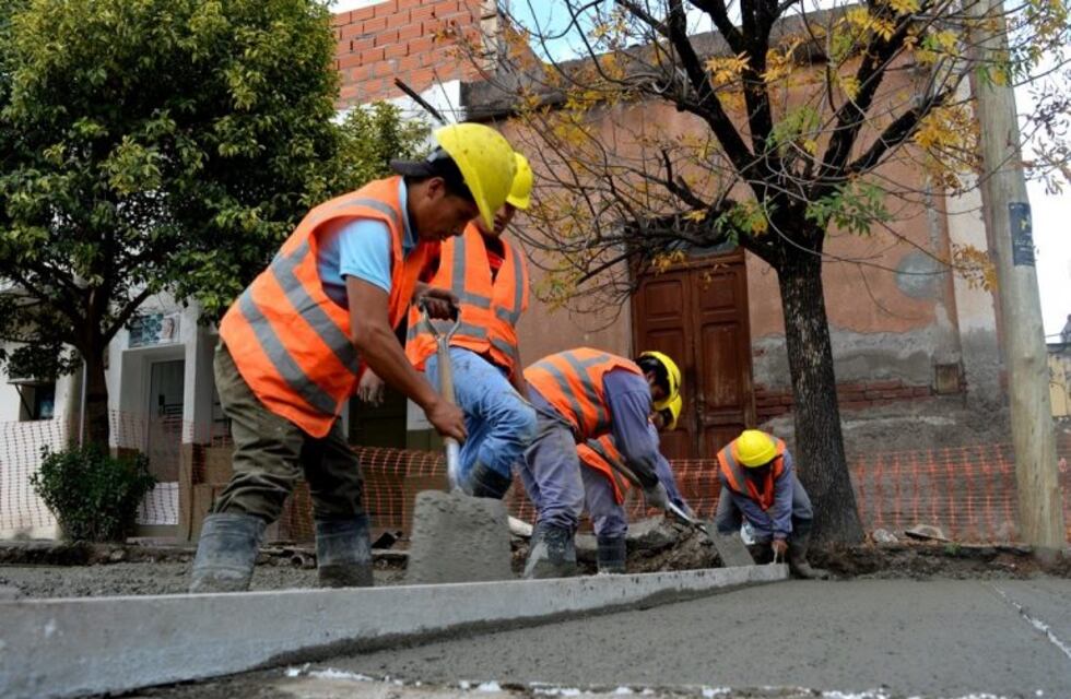 Volvieron a vandalizar trabajos de pavimentación