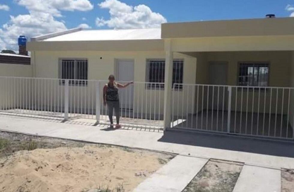 Cambió su casilla precaria por una casa con pileta tras ganar el bingo