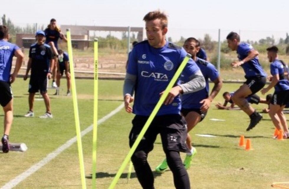 Godoy Cruz practicó con la presencia del arquero Burián