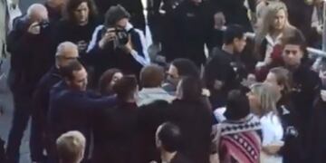 Pelea entre familiares de las víctimas de la explsión de Salta 2141\u002E (Captura)