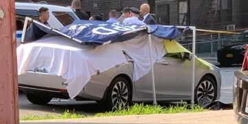 Auto donde encontraron a los gemelos muertos (Foto: The Sun)\u002E