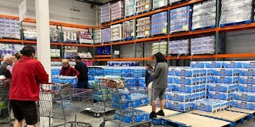 Coronavirus en EE\u002EUU\u002E: los estadounidenses cruzan la frontera para comprar papel higiénico en México (Mike Blake - Reuters)\u002E