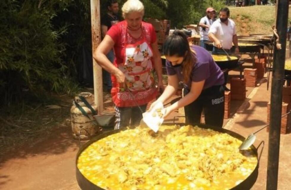 Deporte en Acción cocinó 6 mil raciones de arroz a la valenciana en Eldorado