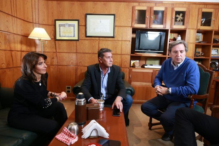 Alejandro Bermejo con Emir Félix y Cristina Da Dalt