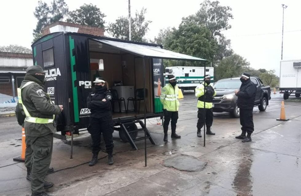 Decretan restricciones sanitarias para quienes trabajan fuera de Santa Fe
