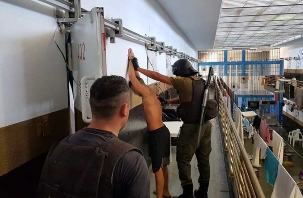 Cárceles santafesinas sumarán tecnología de punta para impedir que internos usen celulares