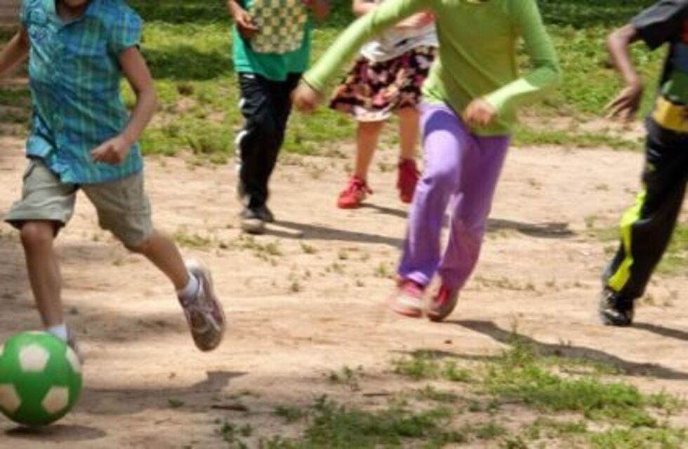 Niños jugaban en una cancha privada y la Policía los retuvo 5 horas en la comisaría