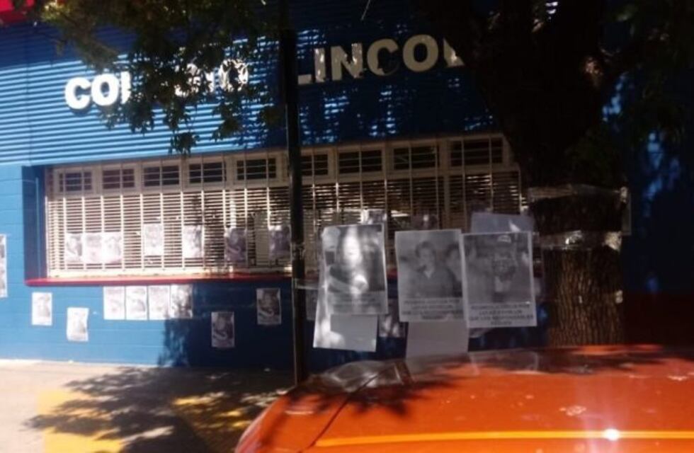 Sacaron las fotos de Lucas Lin de la puerta del Lincoln y la familia se enfureció