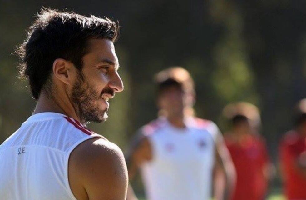 El día después del triunfo, Scocco le regaló a sus hijos la pelota del hat-trick ante Vélez