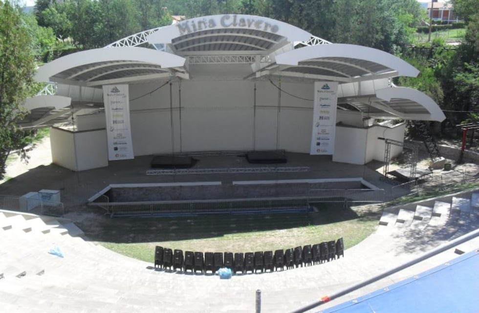 Artistas locales en el anfiteatro municipal