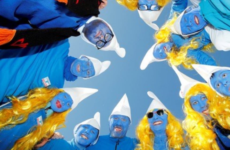 Un grupo de cordobeses se disfrazó de pitufos, pero se toparon con un inesperado problema: “Uy, no sale”